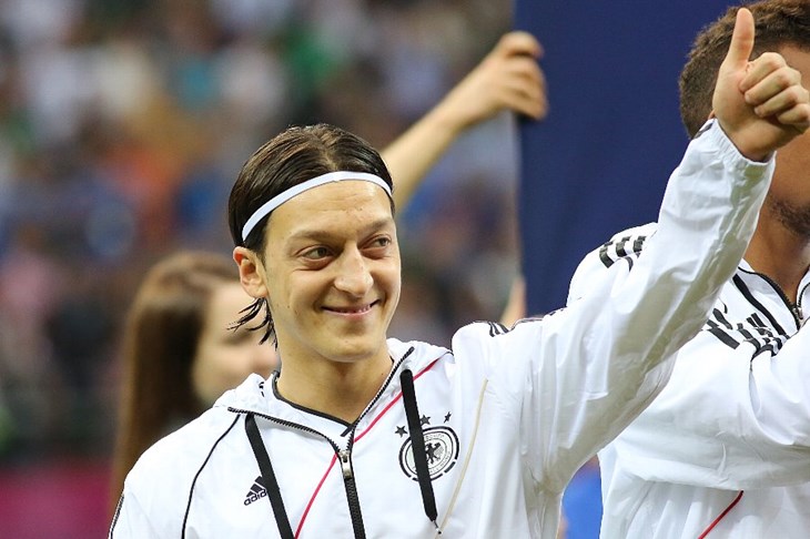 Mesut Özil i službeno potpisao za Arsenal: "Hvala navijačima, okrećem se novoj sredini"