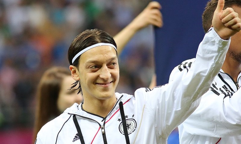 Mesut Özil i službeno potpisao za Arsenal: "Hvala navijačima, okrećem se novoj sredini"