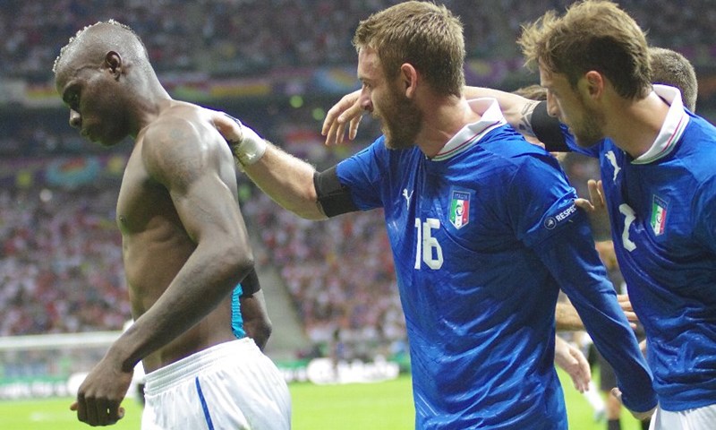 Pirlo i Balotelli glavni talijanski aduti u borbi protiv Casillasa i španjolskog veznog reda