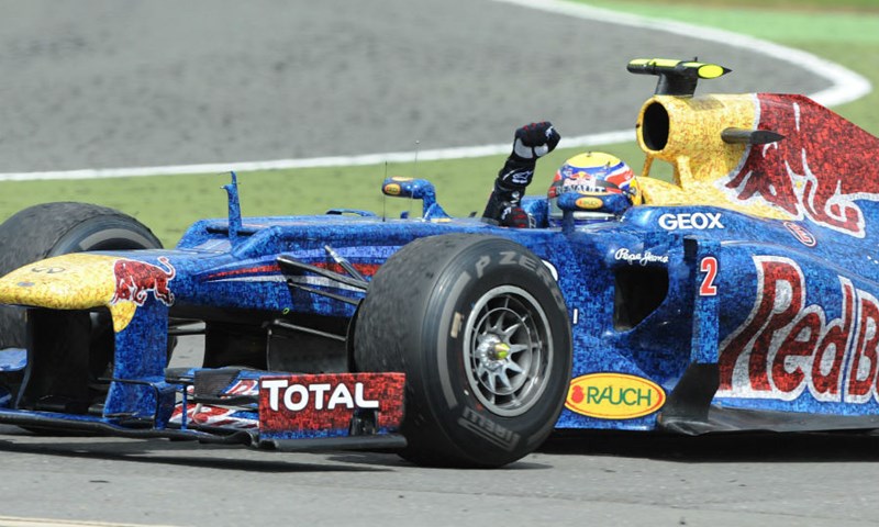 Webber pred kraj utrke nadmudrio Alonsa i slavio na Silverstoneu