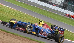 Mark Webber produžio suradnju s Red Bullom do kraja 2013.