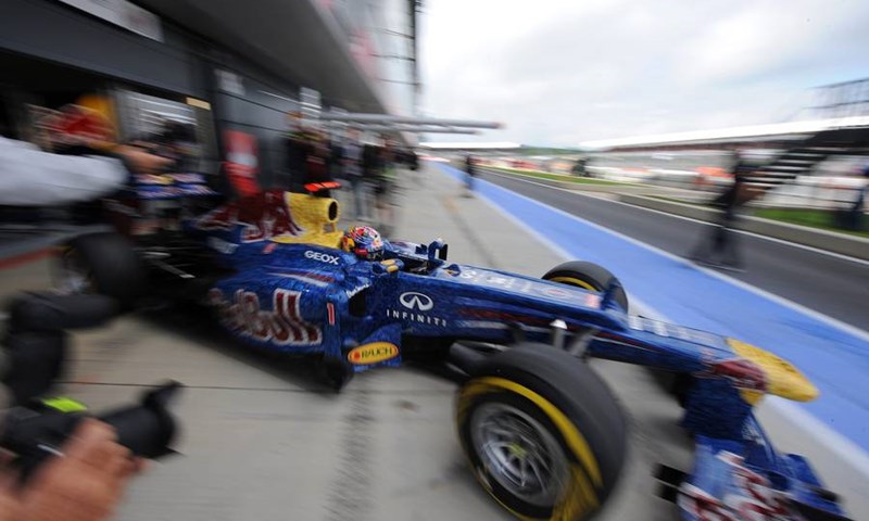 Alonso brani vodstvo od motiviranih Bikova, uz Hamiltonov jubilej