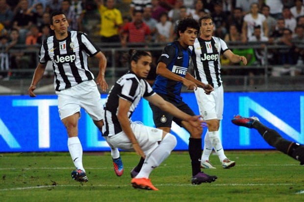 Video: Inter osvojio TIM kup, Caceres iznesen s terena