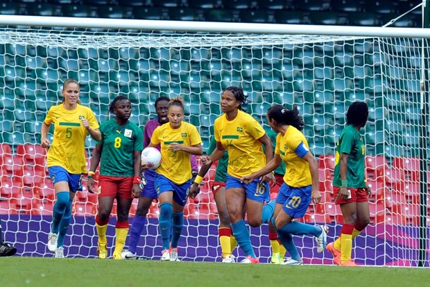 Ženski nogometni turnir počeo skandalom s korejskim zastavama