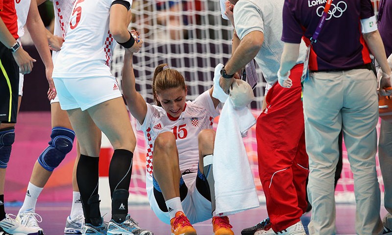 Hrvatice bez borbe za medalju, Uhov bez majice