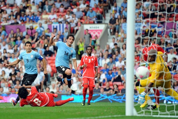 Luis Suarez stigao u Liverpool i potpisao novi ugovor