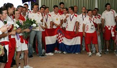 Hrvatski olimpijci sletjeli u Zagreb, dočekani i na Trgu