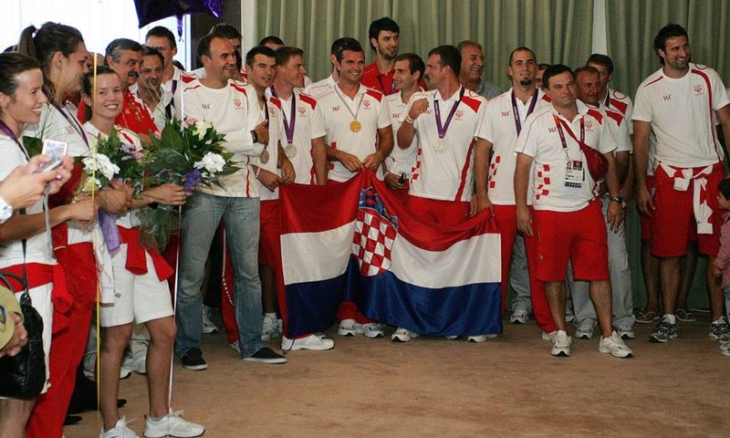 Hrvatski olimpijci sletjeli u Zagreb, dočekani i na Trgu