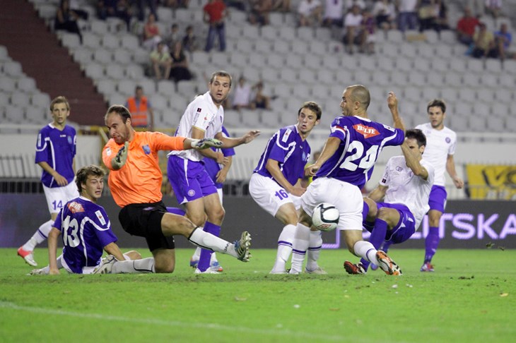 Hajduk traži samopouzdanje za finale kupa, Osijek bod za siguran opstanak