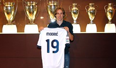 Luka Modrić izabrao dres Reala s brojem 19