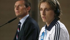 Pique: "Modrić zna kontrolirati sredinu, ali tek treba vidjeti kako će se priviknuti"