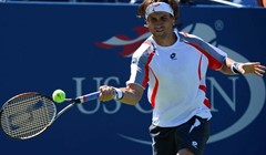 Ferrer rutinski odradio zagrijavanje, Tipsarević se vraćao iz minusa