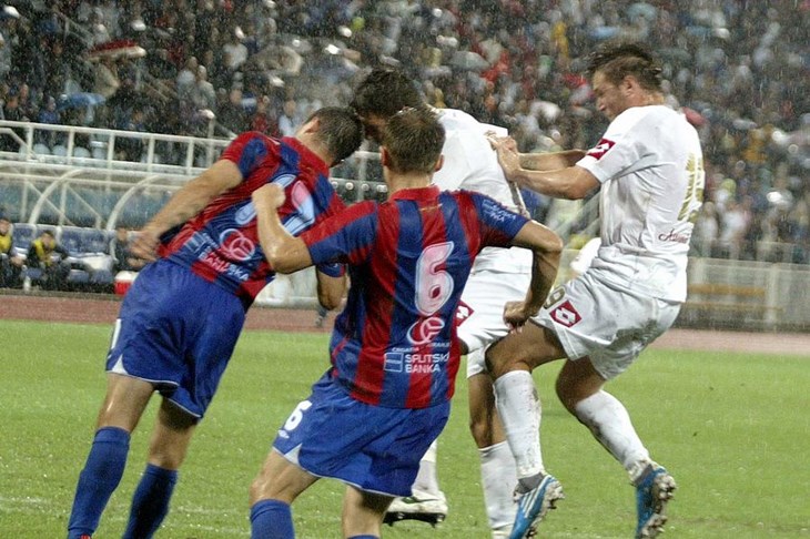 Hajduk laje, bodovi prolaze