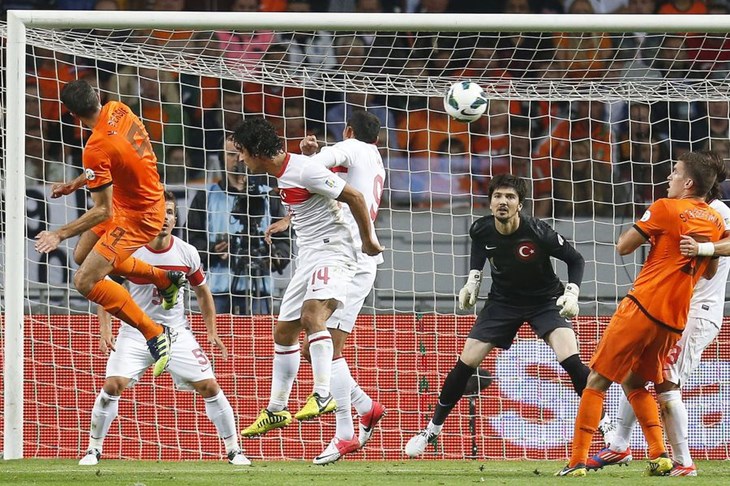 Van Gaal se oprašta od reprezentacije predstavljanjem potpuno nove Nizozemske