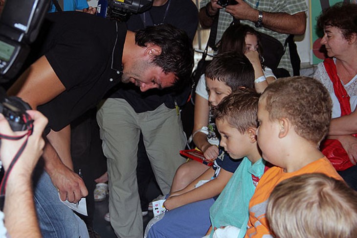 Zagrebaši s malim pacijentima i osobljem u Klaićevoj