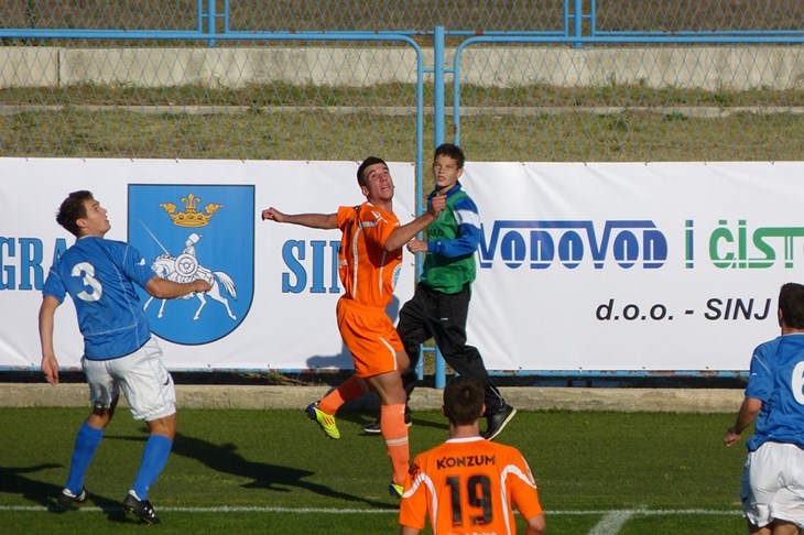 Šibensko slavlje u Sinju, Junak nastavio crni niz