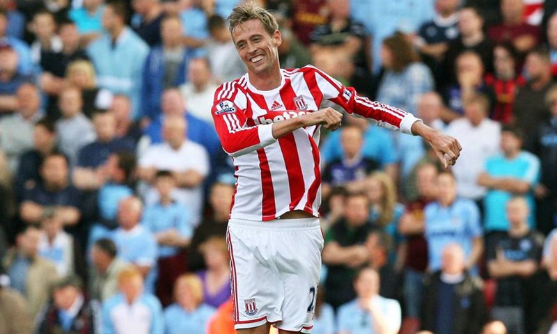 Peter Crouch stavio potpis na produženje ugovora sa Stokeom