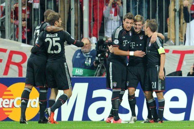 Video: Bayern upisao prve bodove protiv Valencije, Mandžukić promašio jedanaesterac