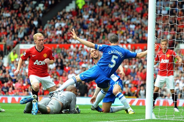 Young još nespreman, Rooney propušta i vječni derbi