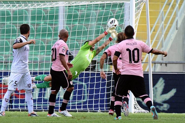 Očajna reakcija vratara mogla bi biti skupa za Palermo