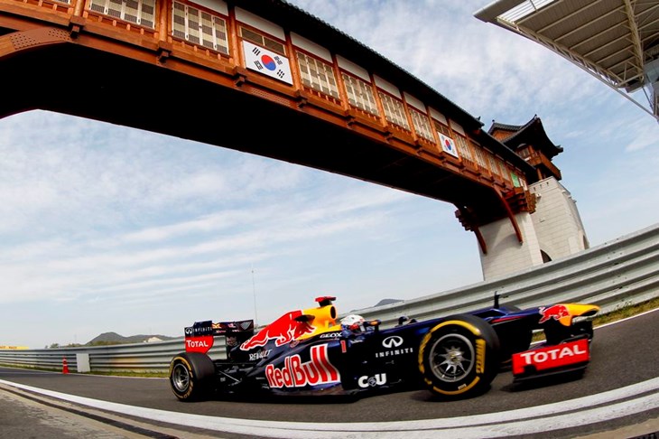 Hamilton najbrži na prvom slobodnom treningu, a drugim dominirali Red Bullovi