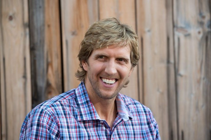 Dirk Nowitzki pokušava izbjeći operaciju