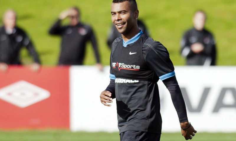 Mourinho: "Ne vidim nikakav razlog zašto Ashley Cole ne bi putovao na SP u Brazil"