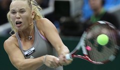 Wozniacki i Stosur poslije velike borbe prošle u finale