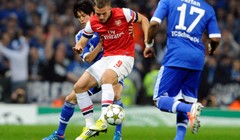 Video: Huntelaar i Afellay šokirali Emirates