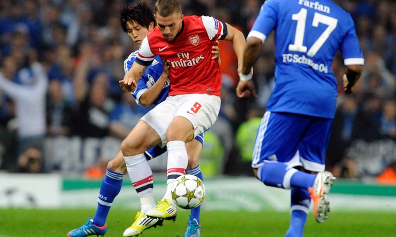 Video: Huntelaar i Afellay šokirali Emirates