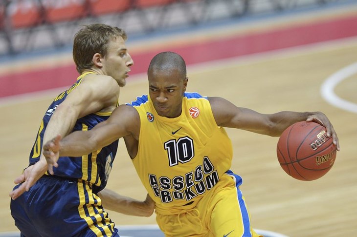 Maccabi deklasirao Chalon, Alba neprepoznatljiva u Poljskoj