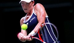 Serena Williams jedina sigurna za polufinale, zadala 11. poraz Azarenki