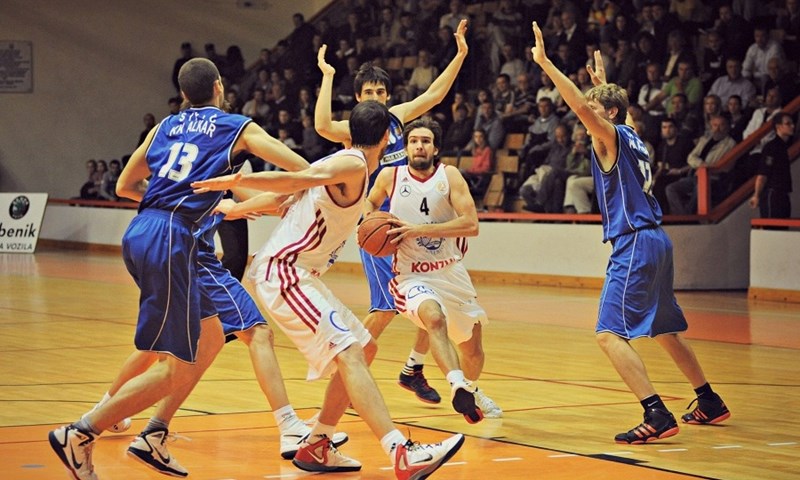 Dalmatinski i zagrebački derbi, Jolly lovi doigravanje, Cedevita domaćin u Sisku