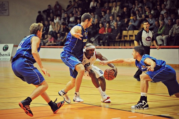 Đuro pao u Trnskom, prve pobjede za Dubrovnik i Osječki sokol