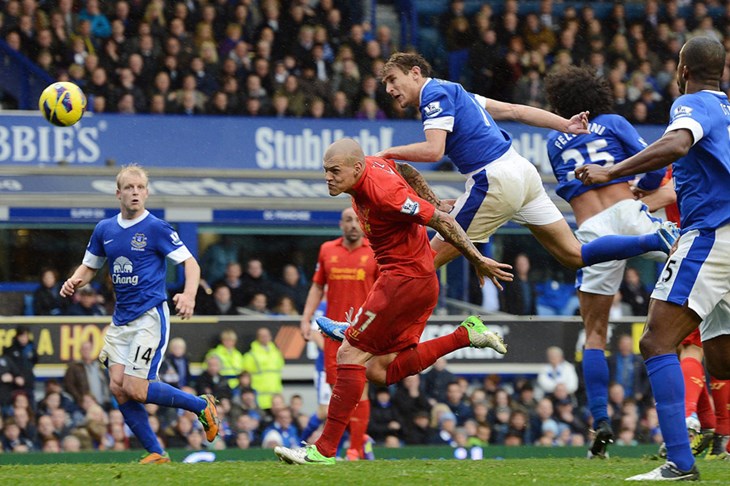 Dosadna "nula" u derbiju Merseysidea, Jelaviću 15 minuta