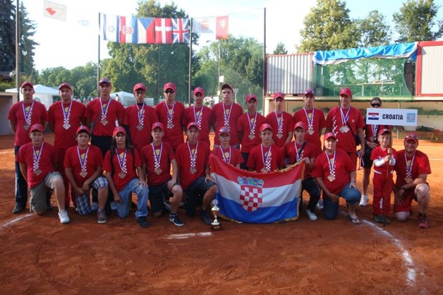 Muška juniorska softball reprezentacija otputovala na SP u Argentinu