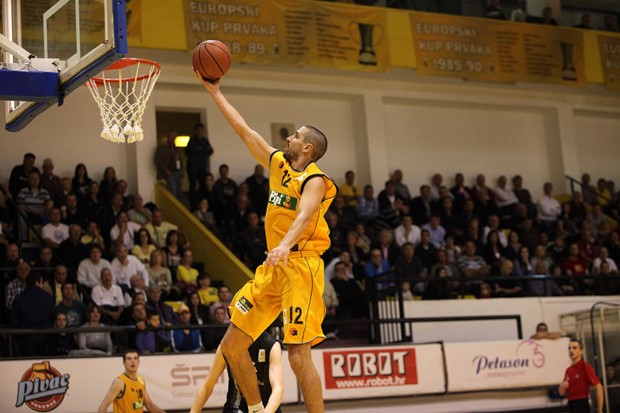 Cibona u splitskoj utvrdi, na teškom gostovanju i Zadar