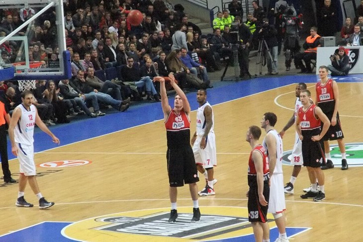 Radošević vukao Lietuvos Rytas, Weems i Teodosić presudili