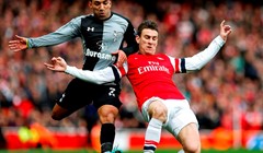 Adebayor se ispričao zbog crvenog kartona