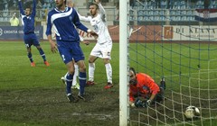 Video: Osijek pao na natopljenom travnjaku Kantride, Cesarec zabio dva pogotka