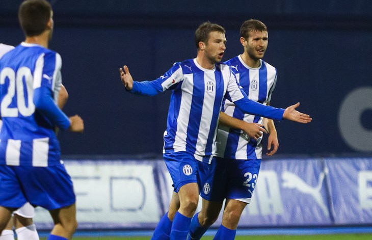 Video: Lokomotiva iz dva udarca u okvir postigla pogodak vrijedan boda