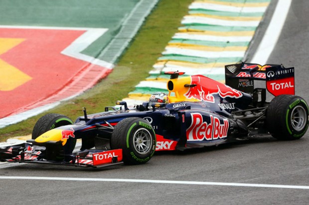 Video: U kaotičnoj utrci u Brazilu Sebastian Vettel osvojio svoj treći naslov svjetskog prvaka u Formuli 1