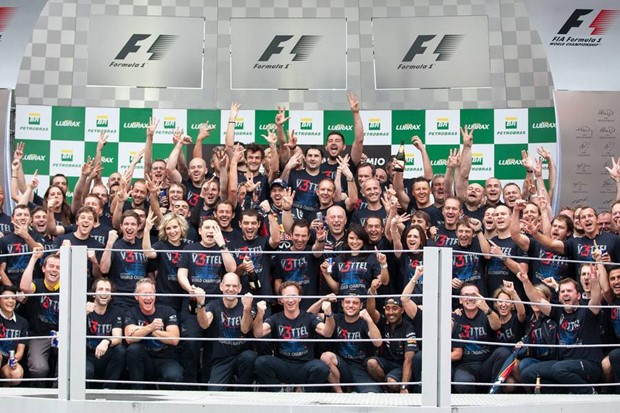 Horner: "Ne mogu se sjetiti stresnije utrke. Srećom, svi su promašili Vettela"