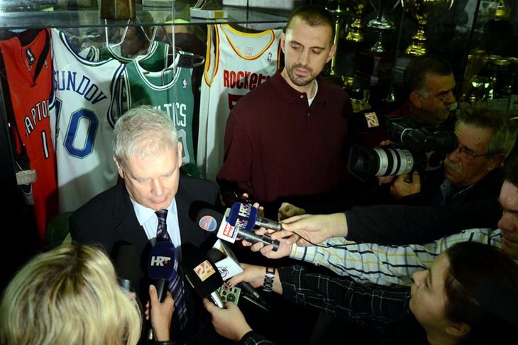 Vujčić: "Oduševljeni smo prvim danom prodaje dionica, ljudi zovu sa svih strana svijeta"