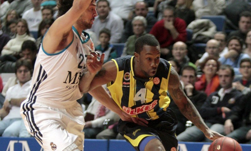 Real ponovno pobjegao u drugom dijelu, Bogdanović vodio Fener