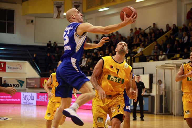 Igokea ne posustaje, Budućnost zaustavila nalet Crvene zvezde