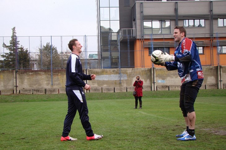 U humanitarnom nogometnom nadmetanju Tom Zanoški i Ivan Kelava prikupili 10.000 kuna