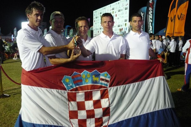 Foto: Hrvatski padobranci se iz Dubaija vraćaju s medaljom