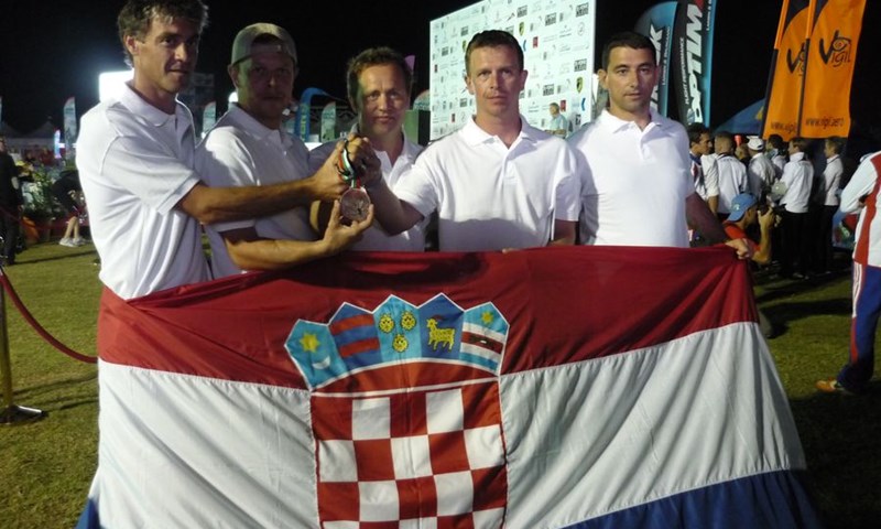 Foto: Hrvatski padobranci se iz Dubaija vraćaju s medaljom