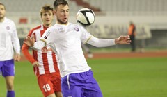 Hajduk bez pobjede, Dinamu dva crvena kartona